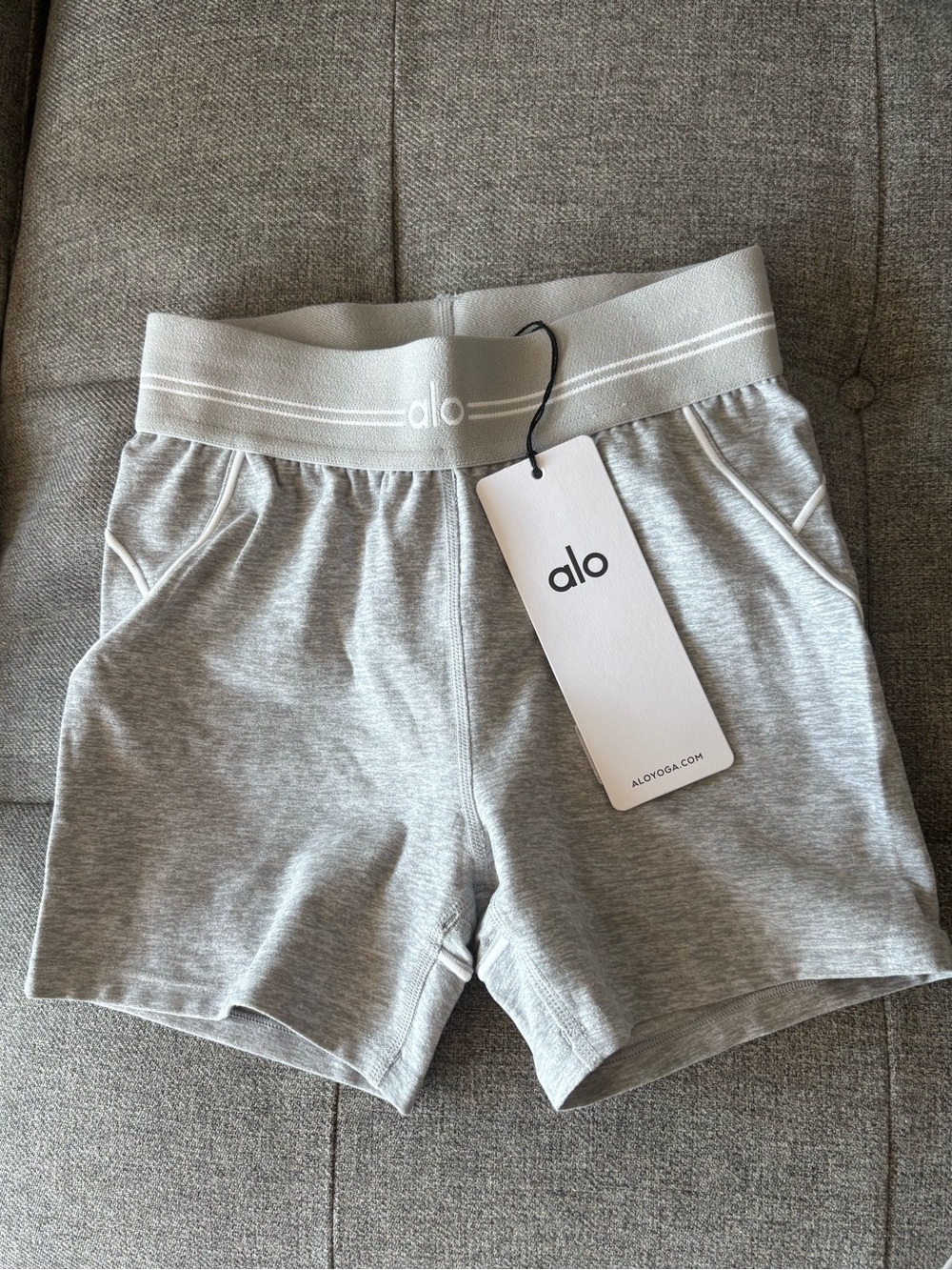 ALO Yoga Alosoft Heart Throb Short ATHLETIC HEATHER GREY XXS